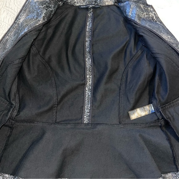 White House Black Market Petite Foiled Denim Python-Print Peplum Jacket size 2 - Picture 5 of 13